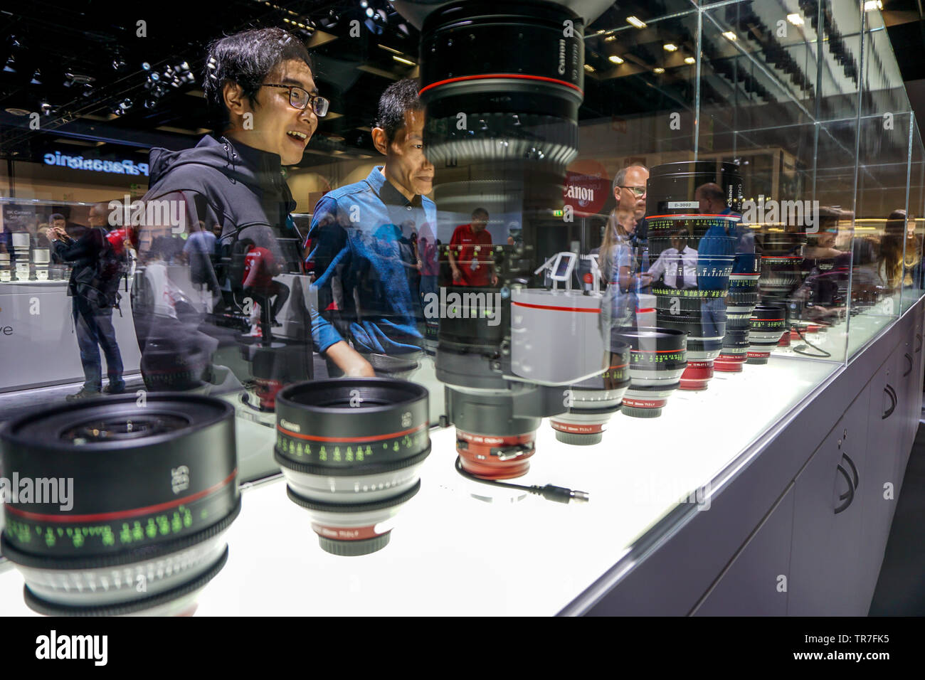 COLOGNE, ALLEMAGNE - 21 septembre 2016 : Salon Photokina de l'intérieur. La Photokina est le plus grand salon de la photographie et d'imagerie Banque D'Images