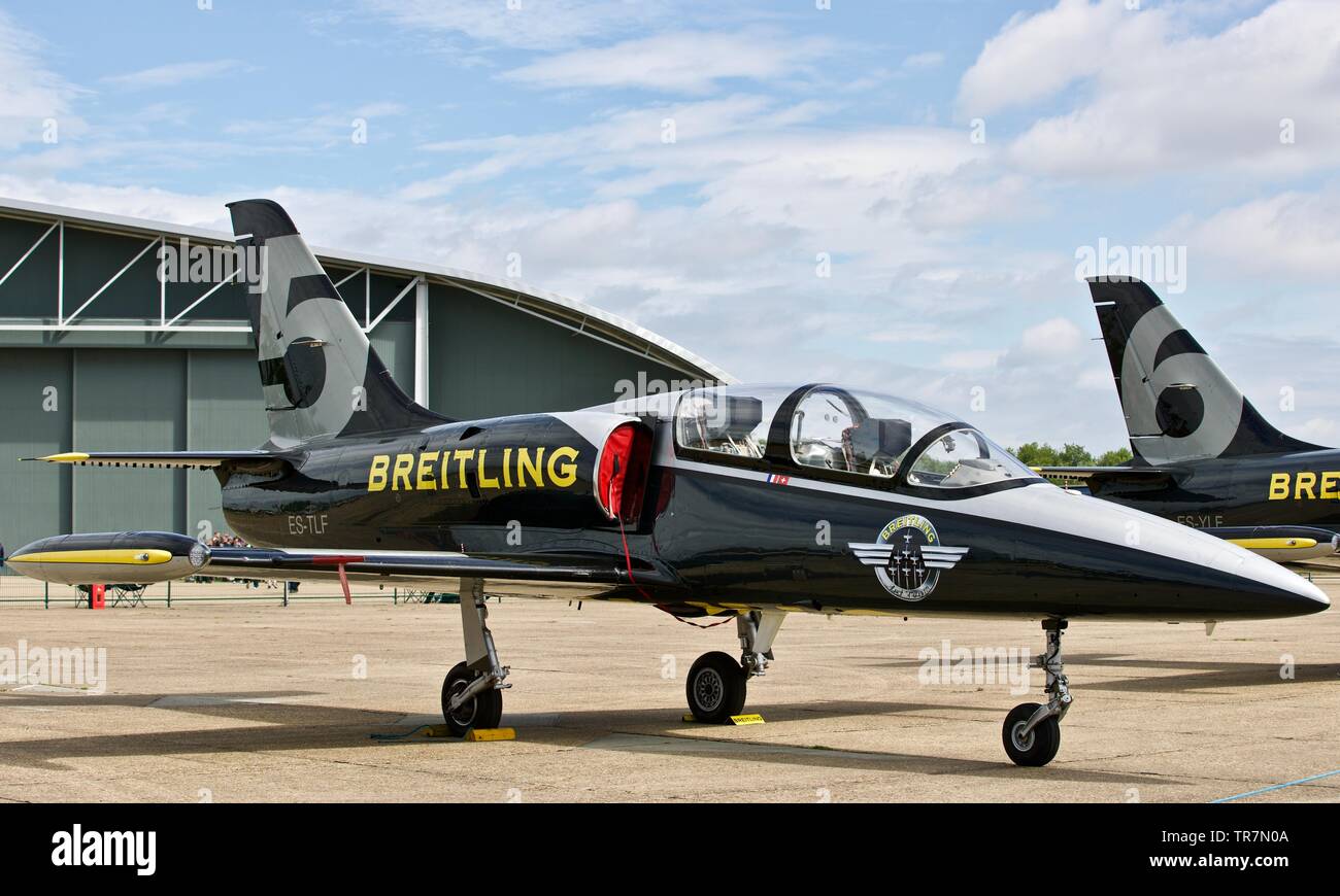 Le Breitling Jet Team - République tchèque Aero L-39 Albatros jet sur la piste à l'air de Duxford 2019 Festival Banque D'Images