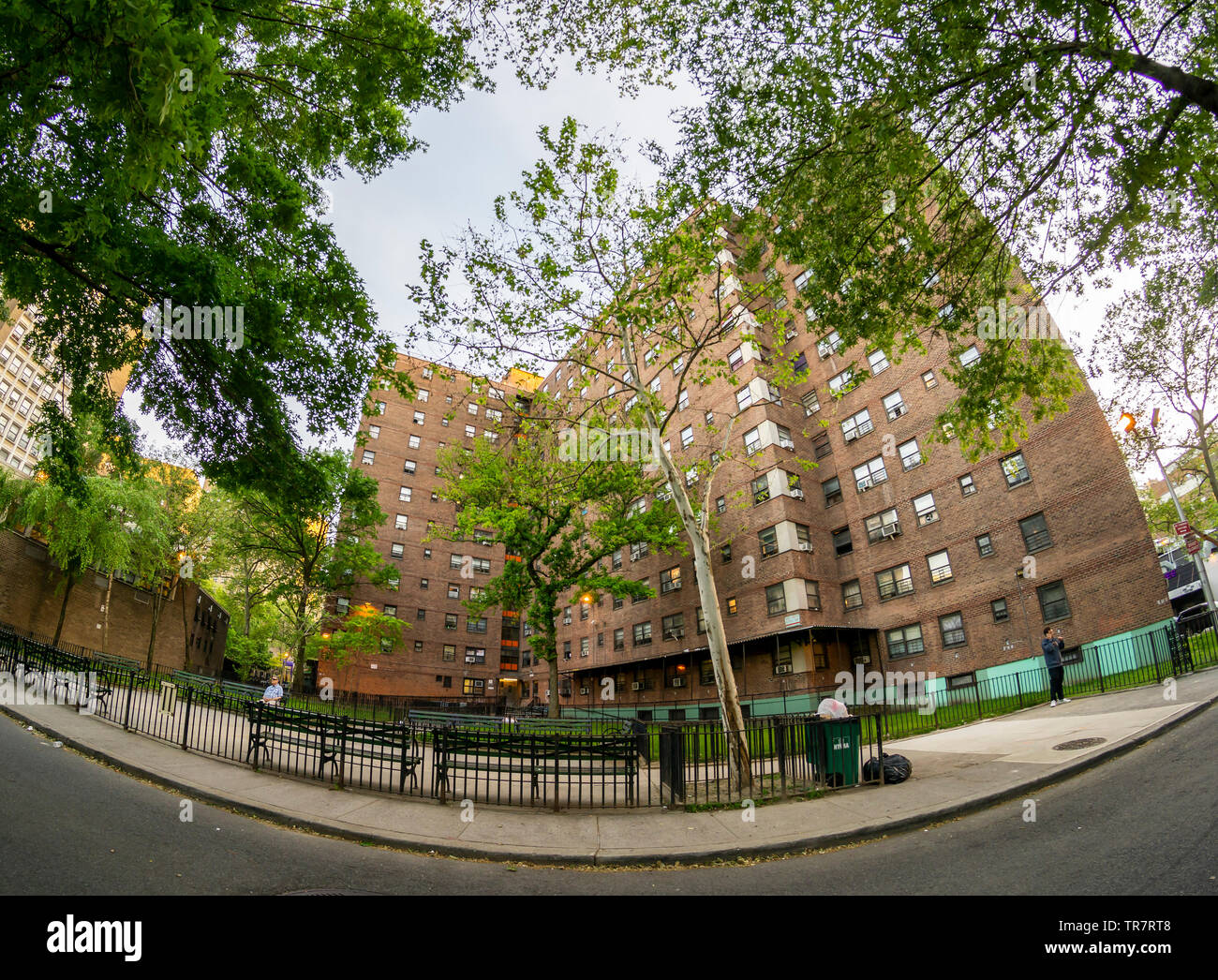 L'énorme complexe de maisons Elliot NYCHA appartements à Chelsea à New York est vu le mardi 21 mai 2019. (© Richard B. Levine) Banque D'Images