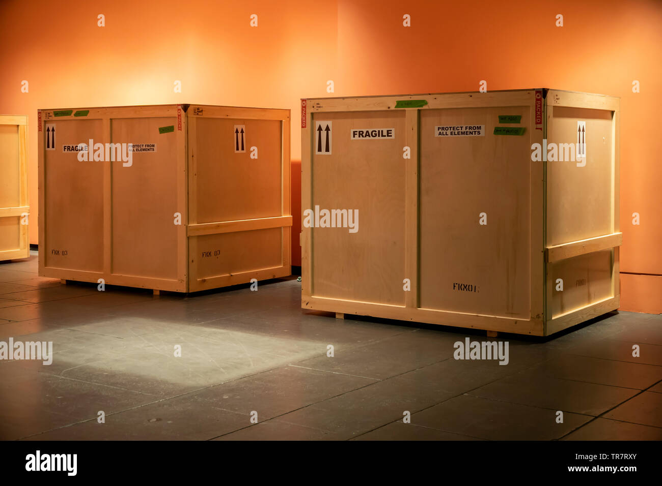 Les caisses utilisées pour le transport d'art dans un musée à New York le jeudi 23 mai, 2019. (© Richard B. Levine) Banque D'Images