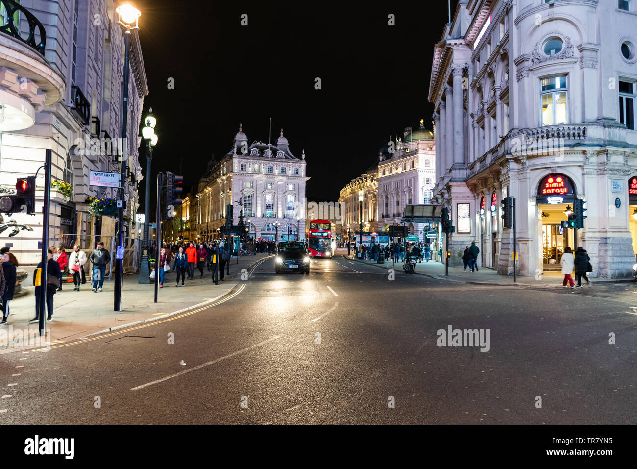 Vue de Londres, Piccadilly Circus, la nuit Banque D'Images