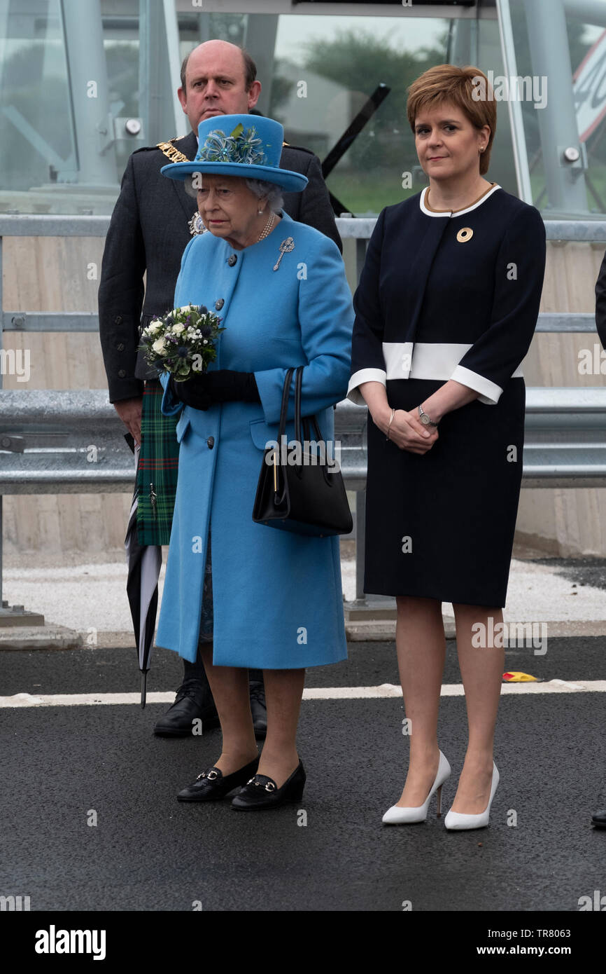 Son Altesse Royale la Reine Elizabeth et le premier ministre Nicola Sturgeon à South Queensferry pour ouvrir le Queensferry Crossing Bridge sur 4 Sept 2017 Banque D'Images