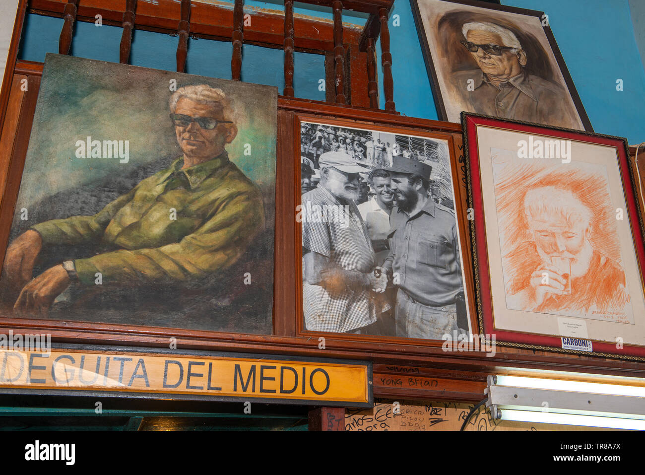 Photos à l'intérieur de la Bodeguita del Medio un célèbre bar dans la vieille Havane, Cuba et un favori d'Ernest Hemingway Banque D'Images