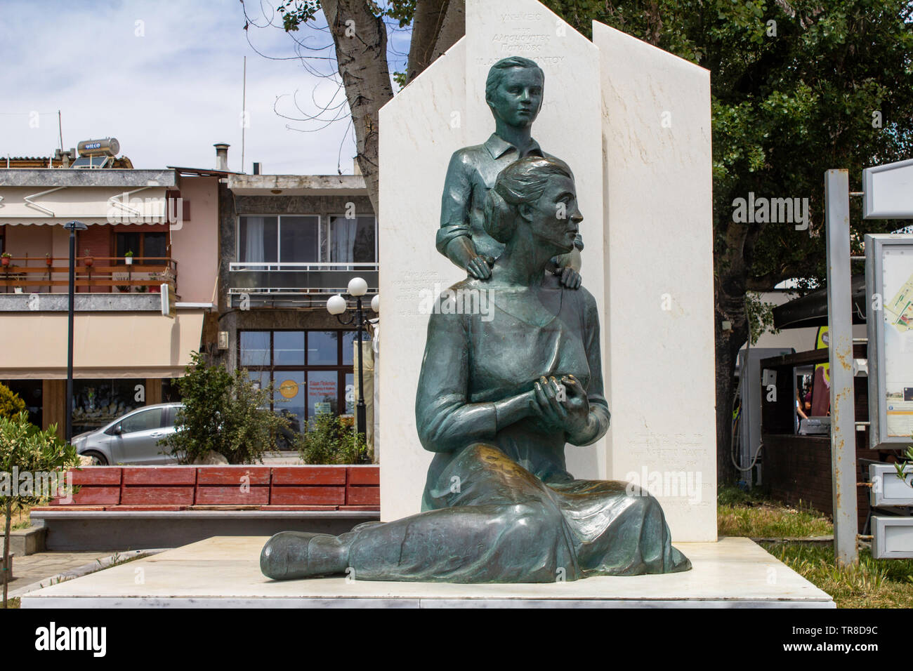 Statue en bronze/illustrations sur le front de mer,à Nea Moudania, Grèce Banque D'Images