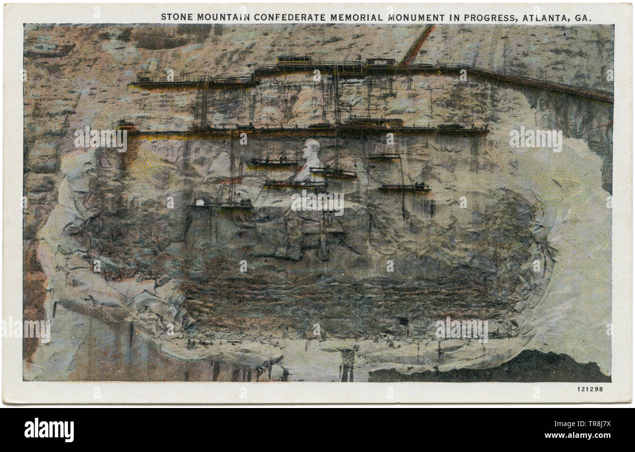 Début de la pierre taillée partiellement Mountain Confederate Memorial près d'Atlanta, en Géorgie. Photo à partir de fin des années 20 montre la tête de général Robert E. Lee avec un aperçu de Lee's horse, Voyageur. Banque D'Images