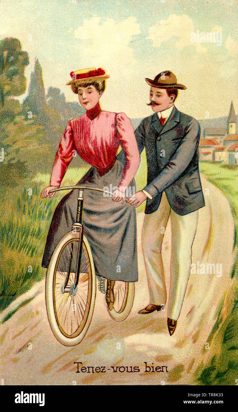 Homme Femme aide à monter son vélo, légende : "Tenez-vous bien", (carte postale, ) Banque D'Images