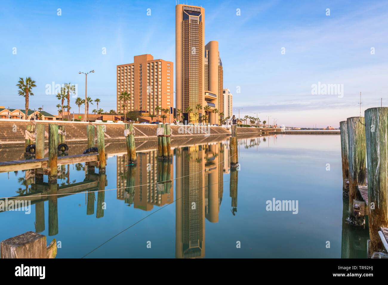 Corpus Christi, Texas, États-Unis skyline sur la baie dans la journée. Banque D'Images