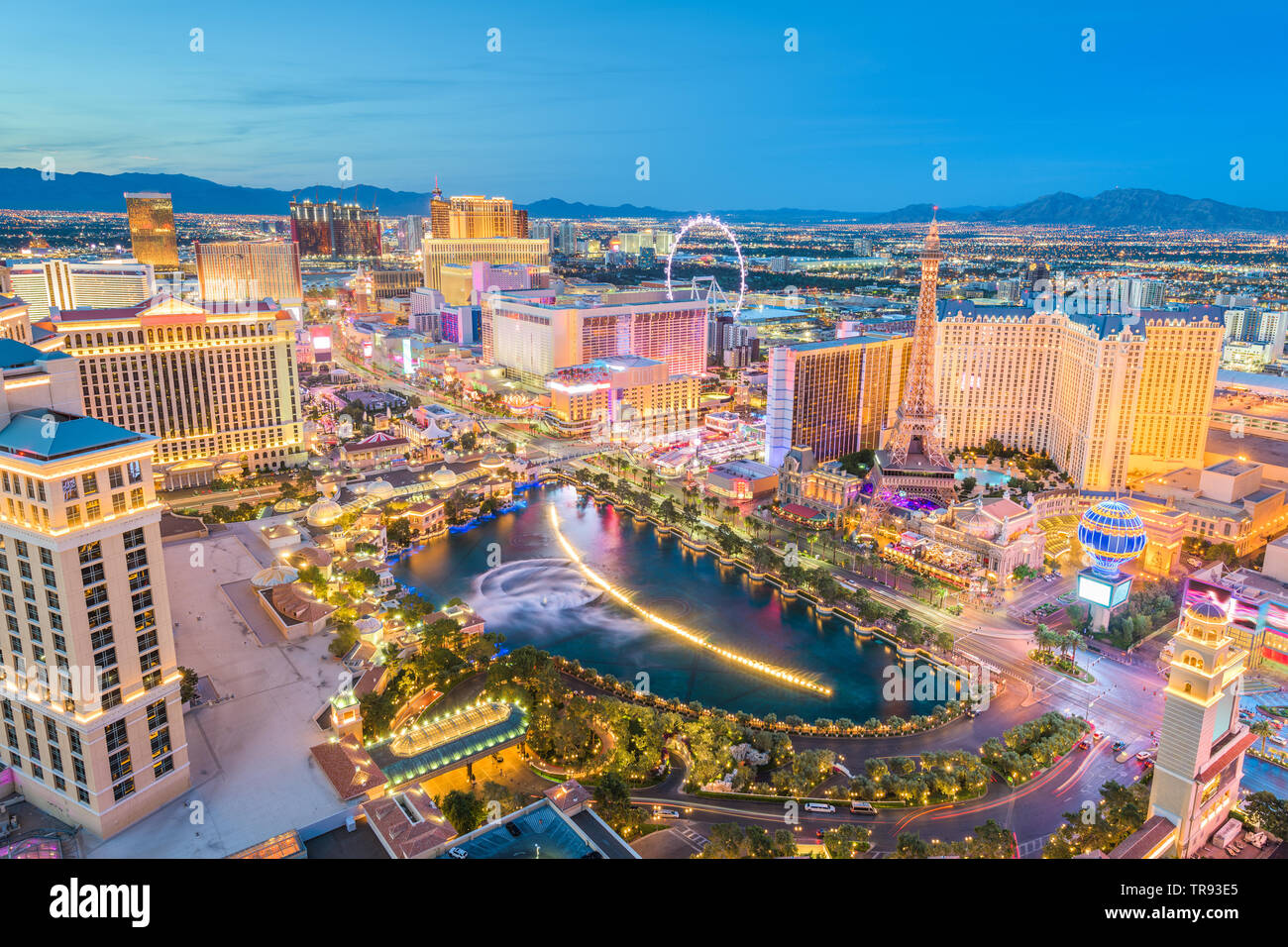 Las Vegas, Nevada, USA Skyline sur la bande au crépuscule. Banque D'Images