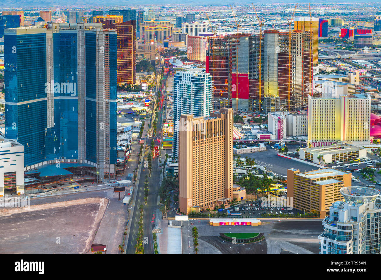 Las Vegas, Nevada, USA Skyline sur la bande au crépuscule. Banque D'Images