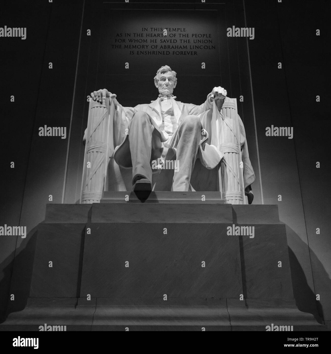 L'intérieur de la statue d'Abraham Lincoln Lincoln Memorial la nuit à Washington, DC, USA. Banque D'Images