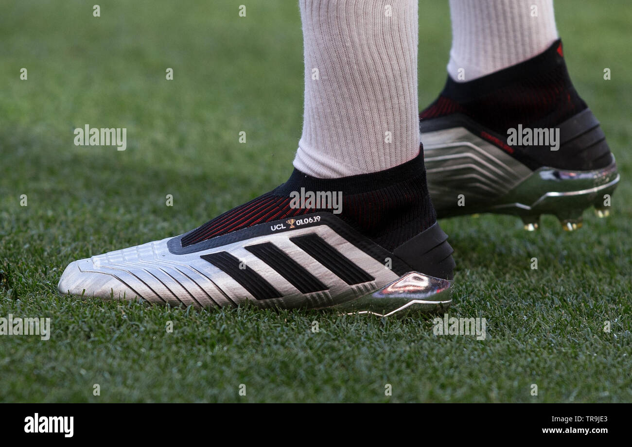 Madrid, Espagne. 31 mai 2019. Les chaussures de football Adidas de Alli  Dele d'éperons durant la finale de la Ligue des Champions des sessions de  formation de Totteham Hotspur & les équipes