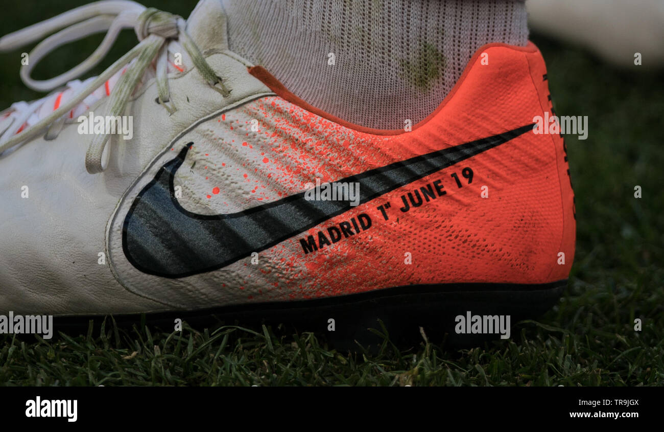 Madrid, Espagne. 31 mai 2019. Chaussures de football Nike de gardien  Alisson Becker de Liverpool au cours de la finale de la Ligue des Champions  des sessions de formation de Totteham Hotspur