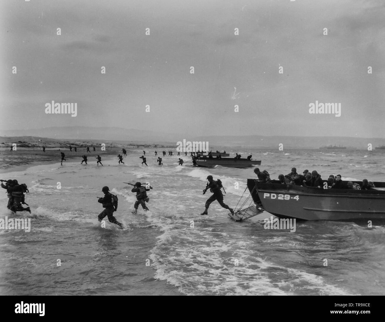 Troupes américaines en péniche de débarquement Banque de photographies