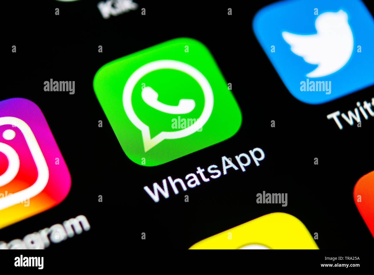 Kaliningrad, Russie, 10 mai 2018 : l'icône de l'application Whatsapp messenger sur Apple iPhone X de l'écran du smartphone close-up. Whatsapp messenger icône de l'application. Banque D'Images