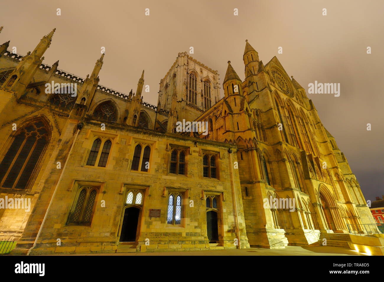 La cathédrale de York Minster Yard sur côté sud Banque D'Images