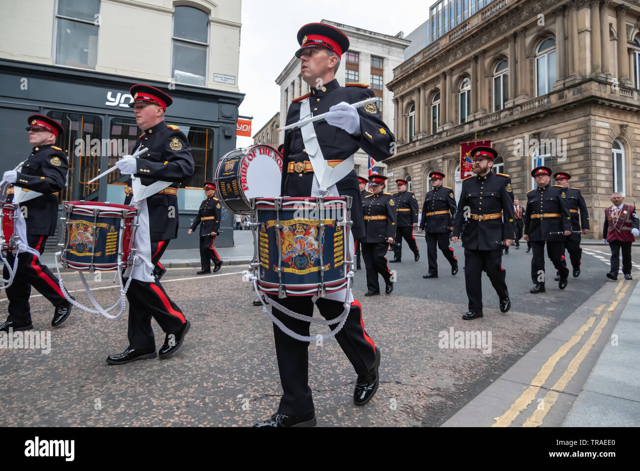 Glasgow, Ecosse, Royaume-Uni. 1er juin 2019. Membres prenant part dans la ville de Glasgow Courcelles Branch Club garçons apprentis de Derry Procession à travers les rues de la ville de Holland Street à Glasgow Green y compris le dépôt de couronnes de fleurs au cénotaphe de George Square. Credit : Skully/Alamy Live News Banque D'Images