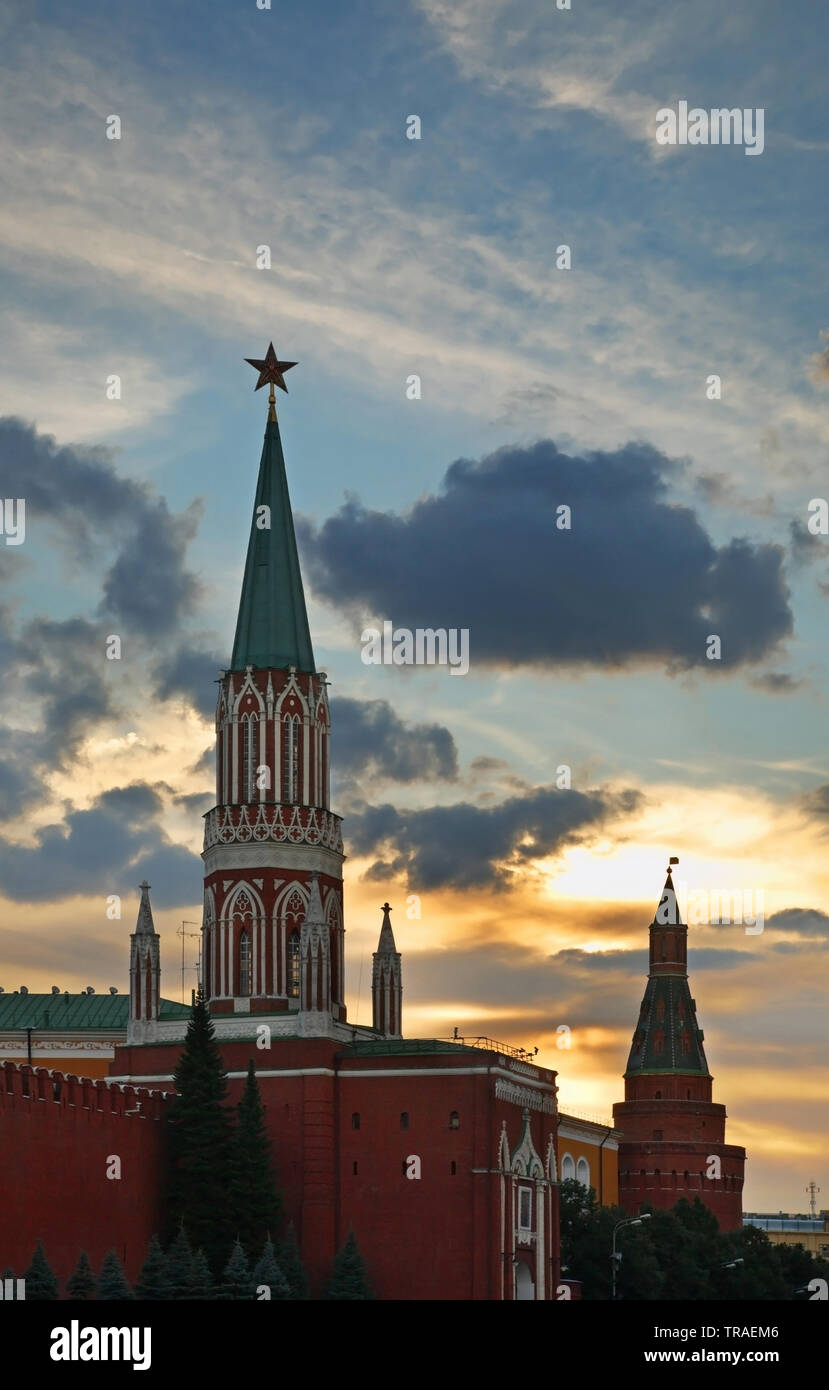 Nikolskaya (St. Nicholas) tour et tour d'Arsenal de coin (sobakina) à Moscou. Russie Banque D'Images