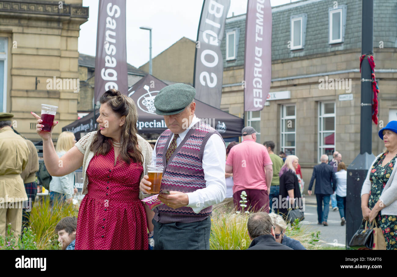 Les foules se sont réunis à brighouse pour un 1940' festival le 1 juin 2019. Banque D'Images