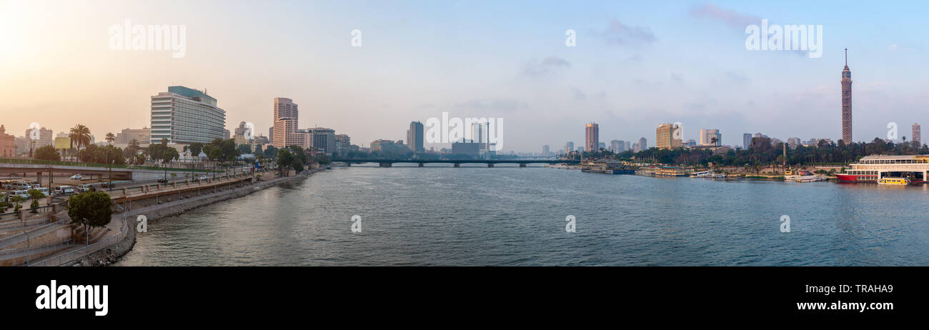 Panorama de la rivière du Nil, vue de la ville du Caire Banque D'Images