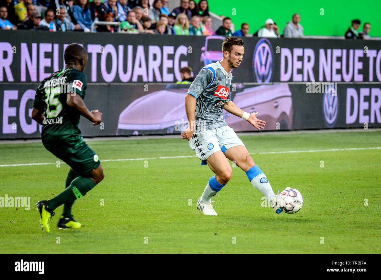 Wolfsburg, Allemagne, le 11 août 2018 : grand joueur de football Fabián Ruiz en action lors d'un match avec Napoli chemise. Photo par Michele Morrone. Banque D'Images