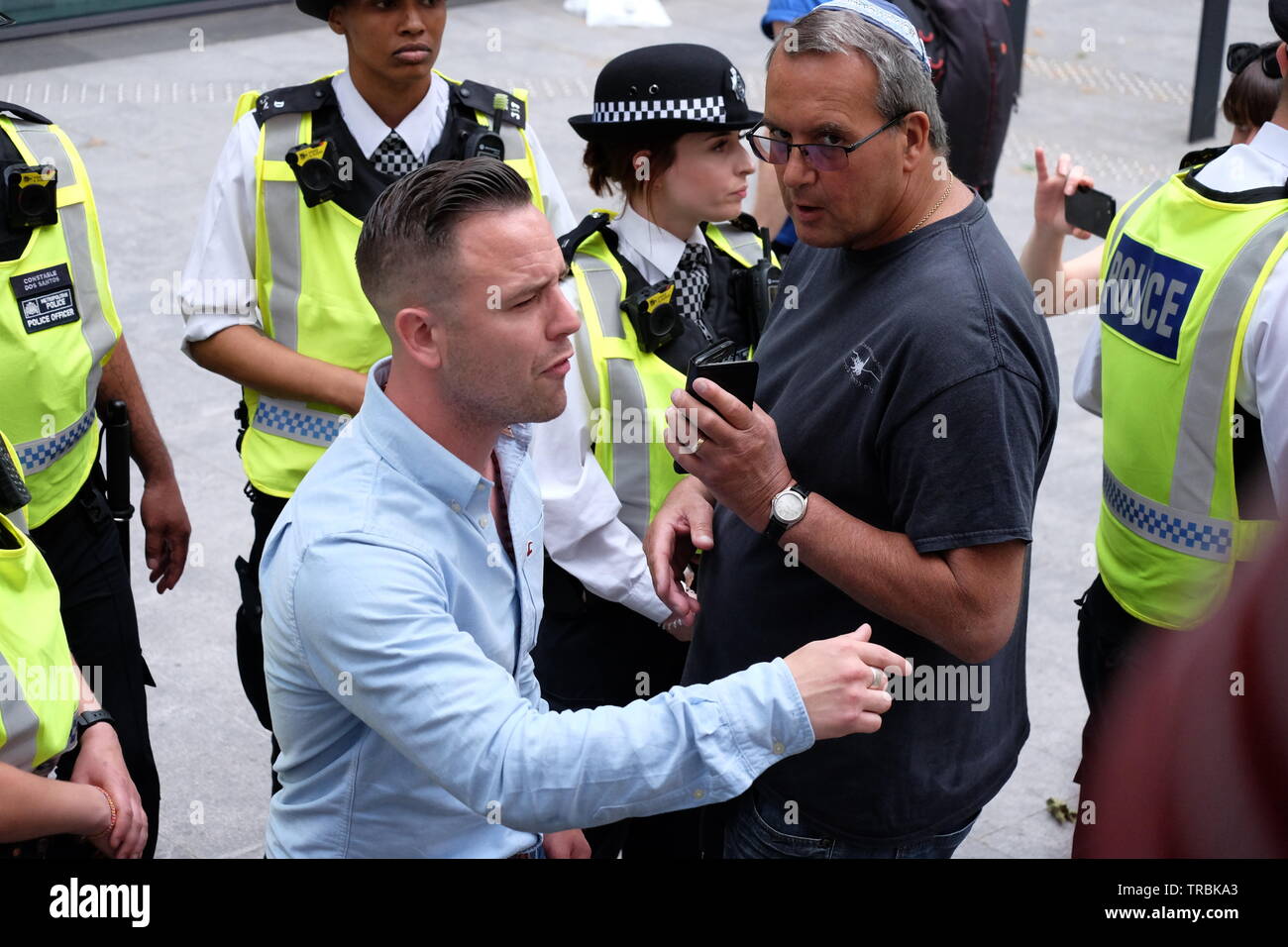 London UK. 2 juin 2019. Al-Quds day protestation organisée par la Commission islamique à Londres va de l'avant malgré les offres que le Hezbollah ne doit pas être hissé des drapeaux. Les protestations des partisans contre Israël ont conduit à une grande présence policière. Megawhat Crédit : Rachel/Alamy Live News Banque D'Images