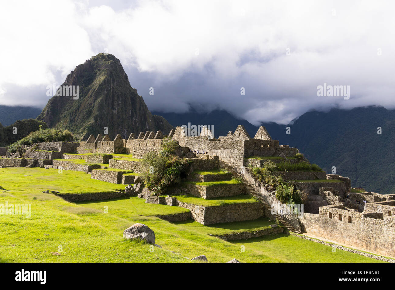 Machu Picchu - Pérou Machu Picchu après-midi nuages sur la citadelle et la montagne Huayna Picchu au Pérou, Amérique du Sud. Banque D'Images