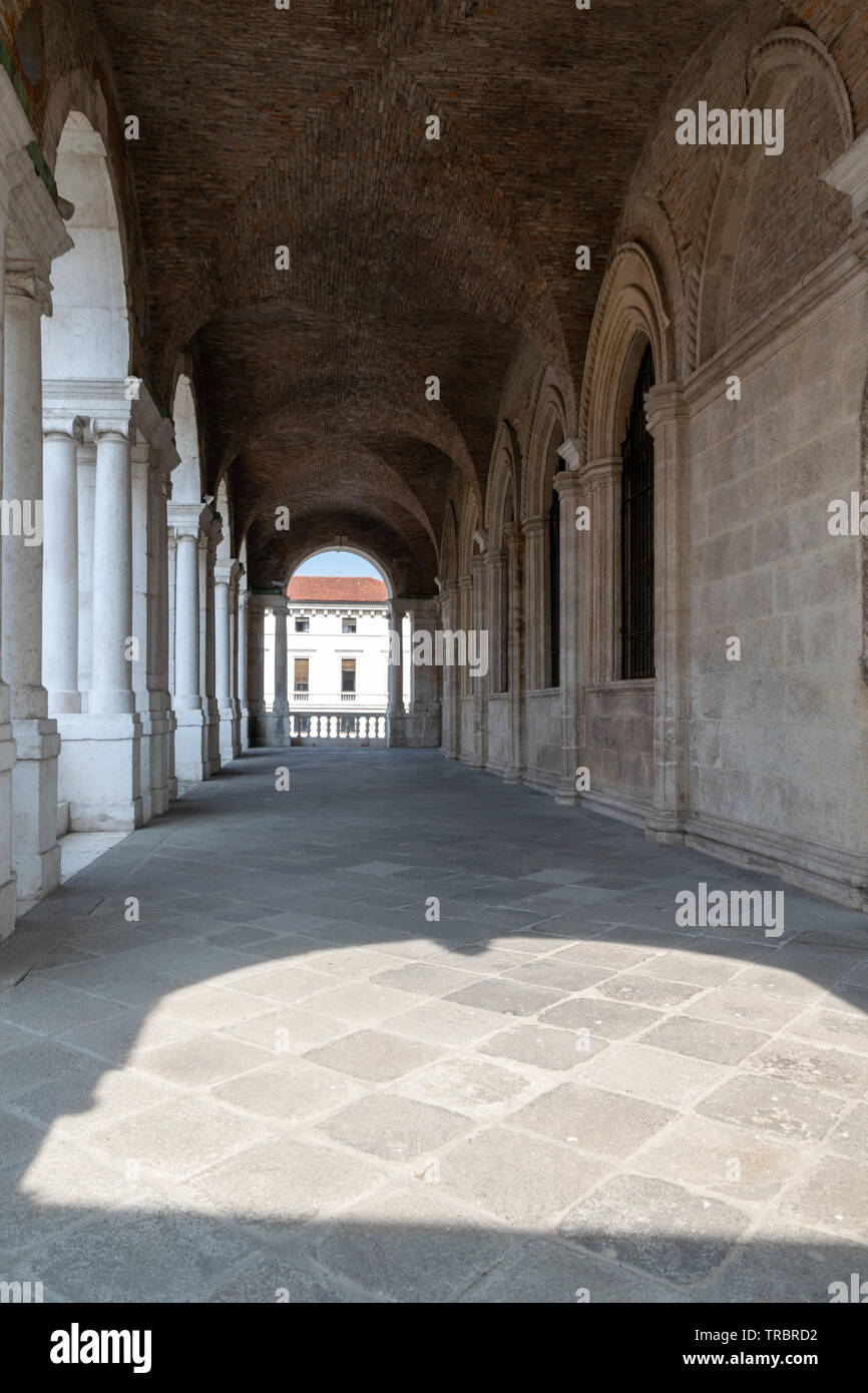 Vue de l'intérieur de la loge supérieure de la Basilique palladienne, Vicenza, Italie Banque D'Images