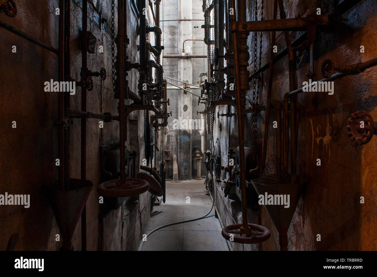 Intérieur de l'usine à vapeur historique dans le sud de la région de Seattle, avec des machines Banque D'Images