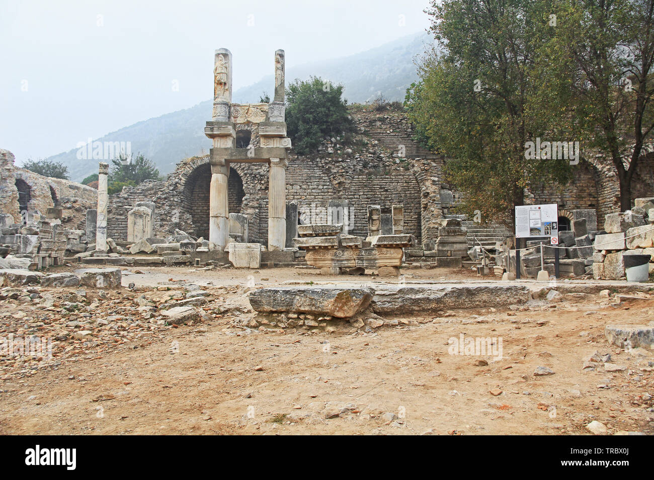 Ruines du temple de Domitien à Éphèse, Turquie Banque D'Images