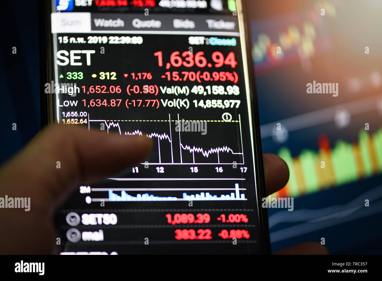 Bangkok Thailande - 15 Février 2019 : l'indice SET - Bourse de Thaïlande Application sur smartphone avec l'indicateur de l'investissement l'analyse des graphiques Graphique Banque D'Images