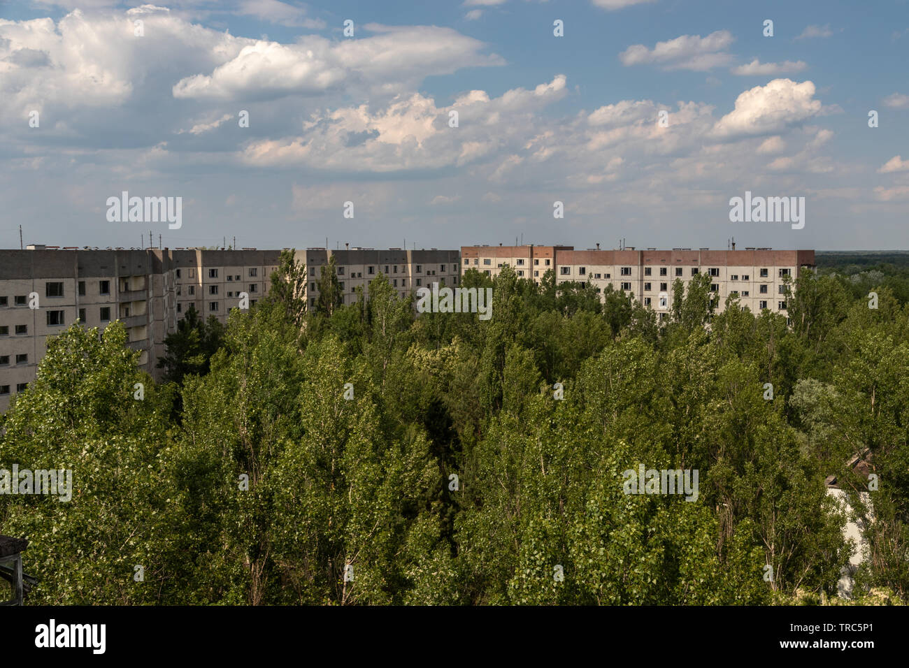 Vue du toit de la ville abandonnée de Pripyat, près de l'ancienne centrale nucléaire de Tchernobyl, la zone d'exclusion de Tchernobyl, , Ukraine Banque D'Images