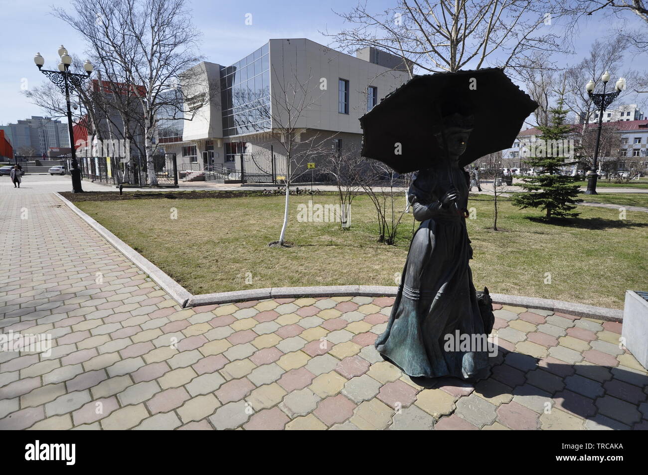 Sculpture de la Dame Avec le chien, d'une courte histoire de Chekhov, Yuzhno-Sakhalinsk Sakhalin Island Остров Сахалин Russie Banque D'Images