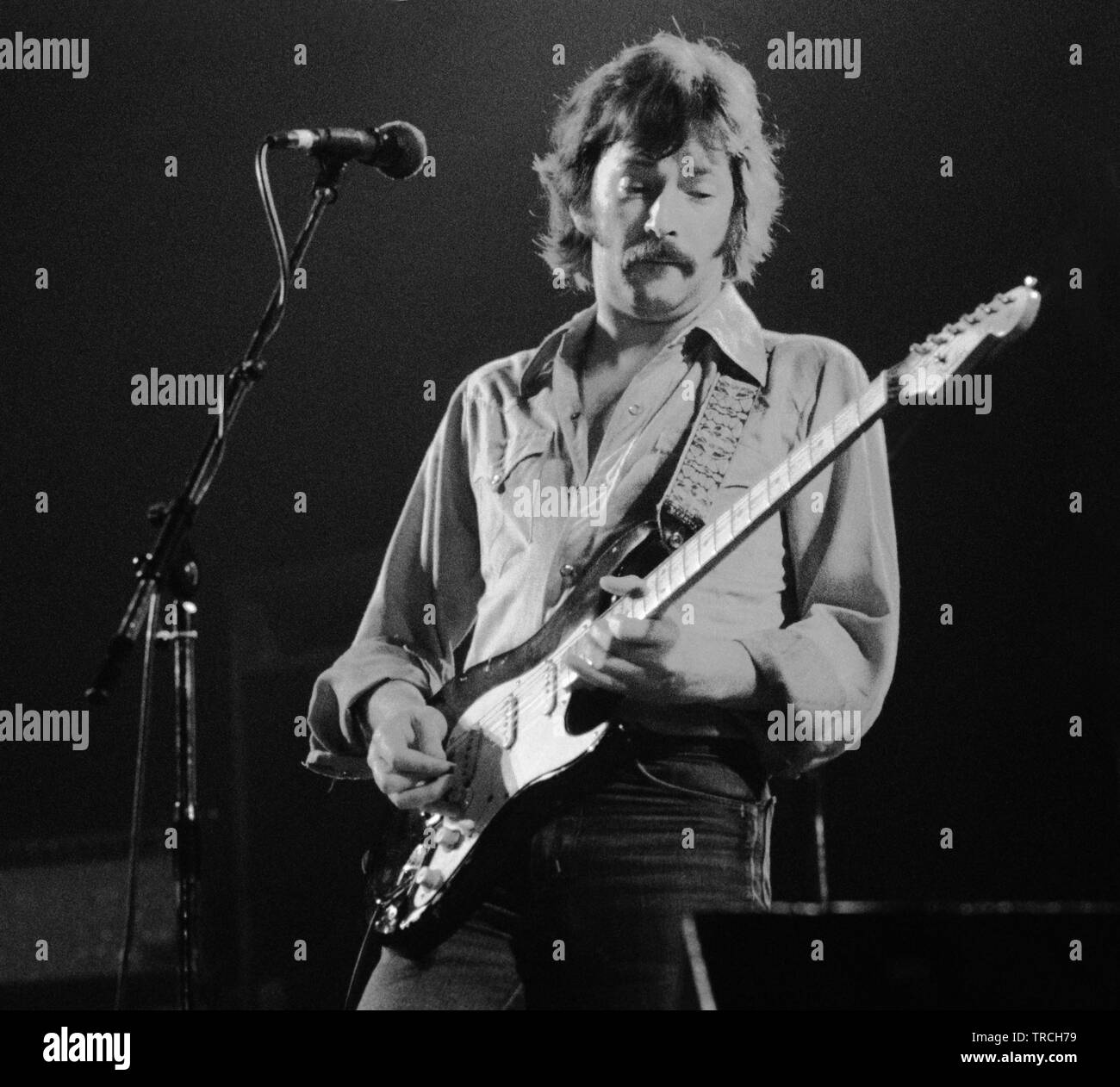 Eric Clapton, Rotterdam, Pays-Bas - 1976, (Photo Gijsbert Hanekroot) *** légende locale *** Eric Clapton Banque D'Images
