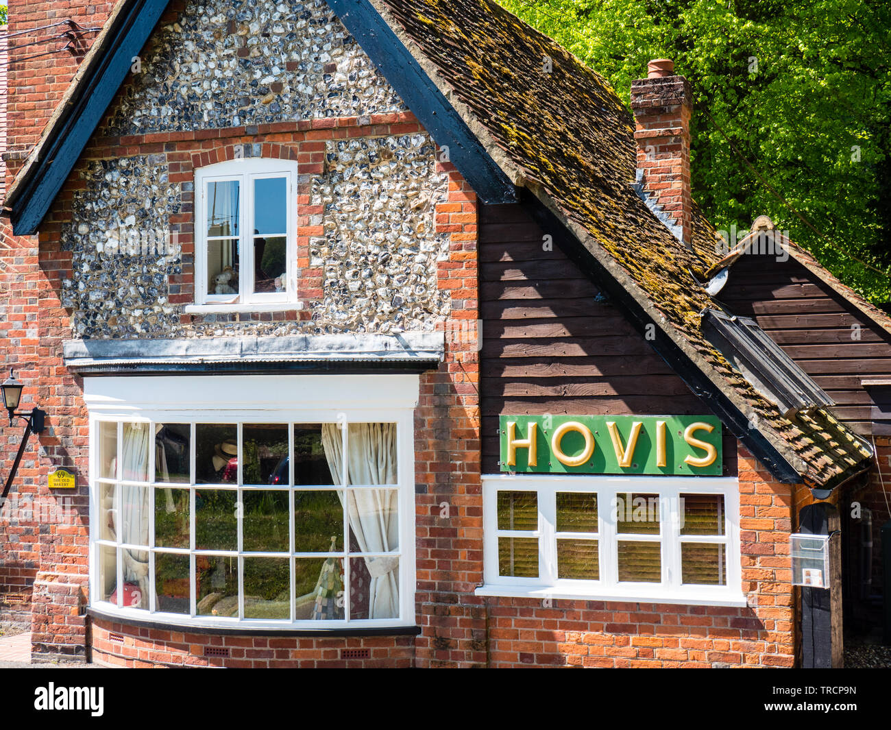 Ancienne boulangerie avec signe Hovis Hambleden, Village, district de Wycombe, Berkshire, Angleterre, RU, FR. Banque D'Images