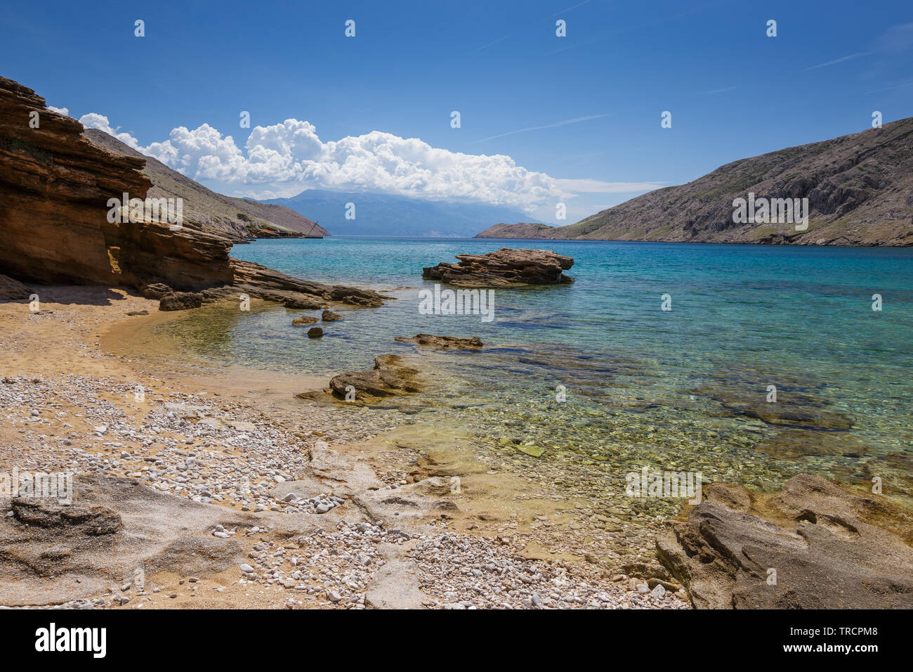 Baie de Vela Luka. L'île de Krk. La Croatie. Banque D'Images