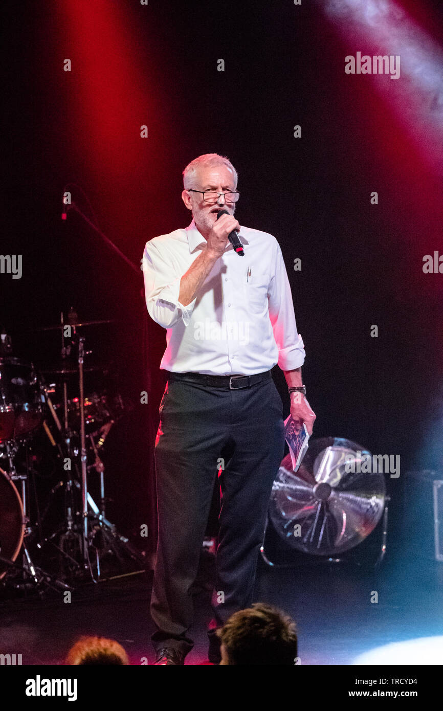 Jeremy Corbyn MP chef du parti travailliste de parler au Grand Grand Rassemblement qui est le premier de la main-d'événements les racines. Banque D'Images