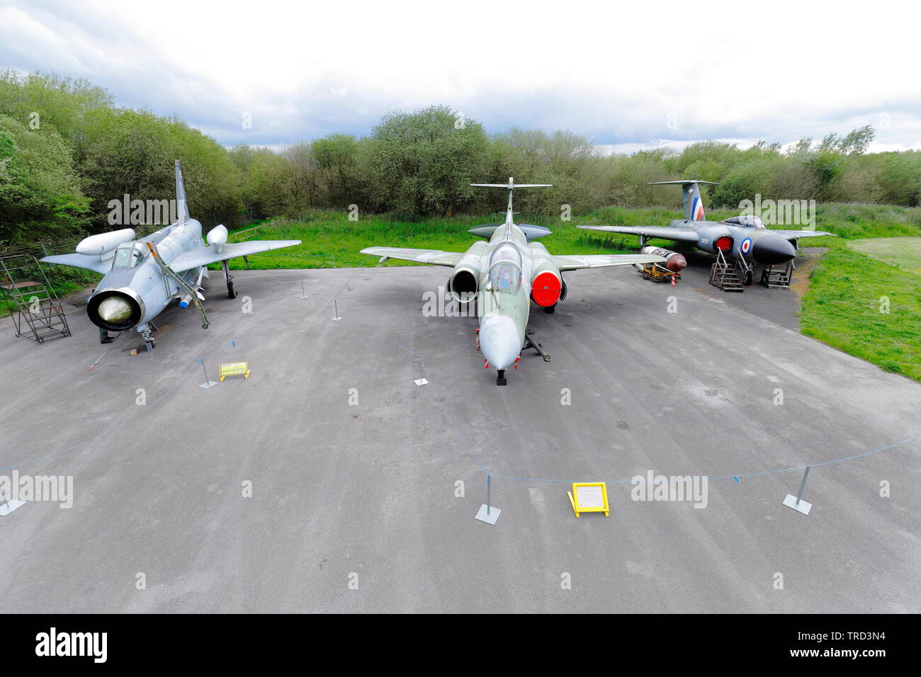 3 pièces à Yorkshire Air Museum. Un English Electric Lightning, Blackburn Buccaneer & Gloster Javelin Banque D'Images