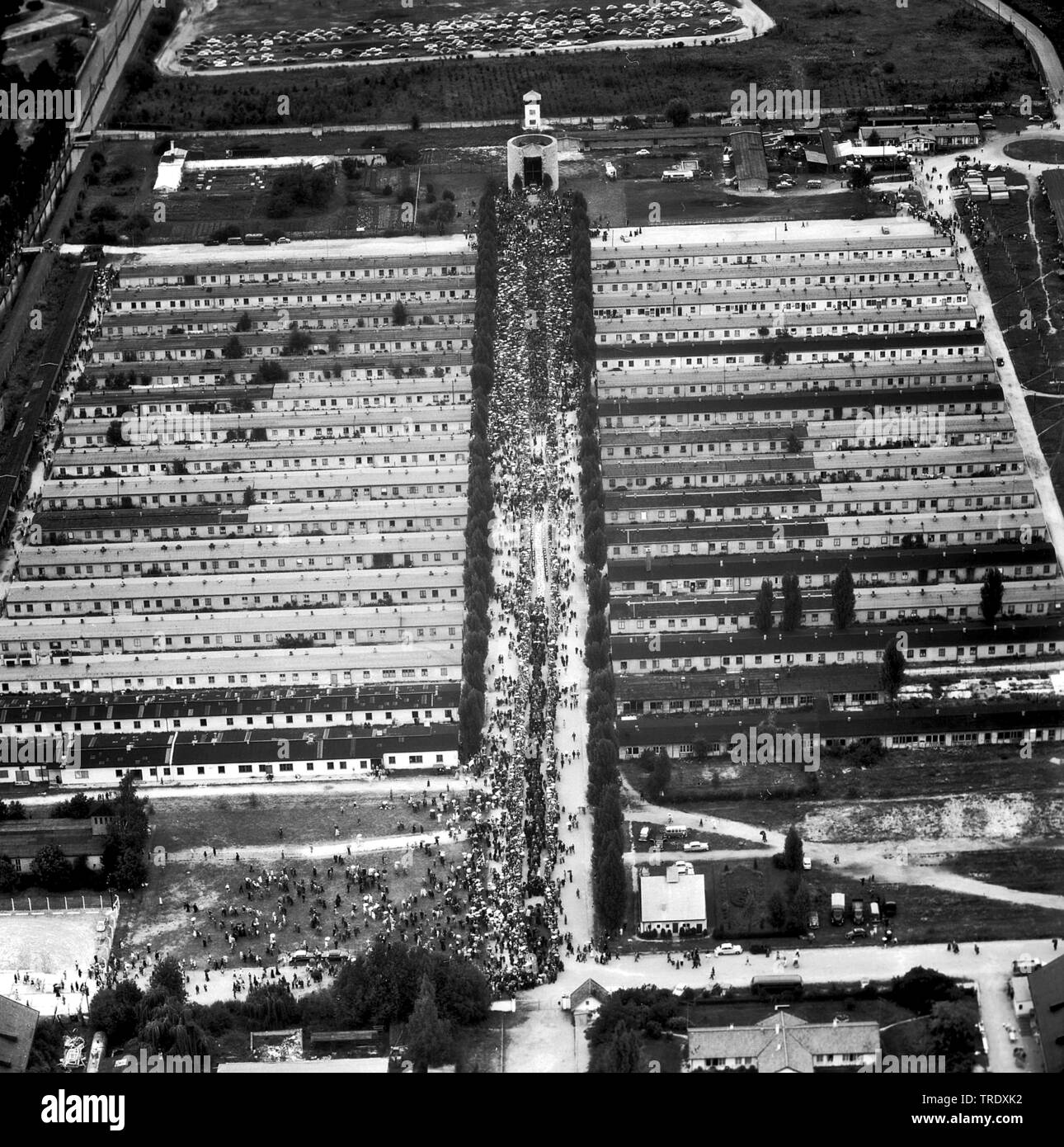 Manifestation à l'ancien camp de concentration de Dachau, photo aérienne à partir de 05.08.1960, l'Allemagne, Bavaria, Munich Banque D'Images Manifestation à l'ancien camp de concentration de Dachau, photo aérienne à partir de 05.08.1960, l'Allemagne, Bavaria, Munich Banque D'Images
