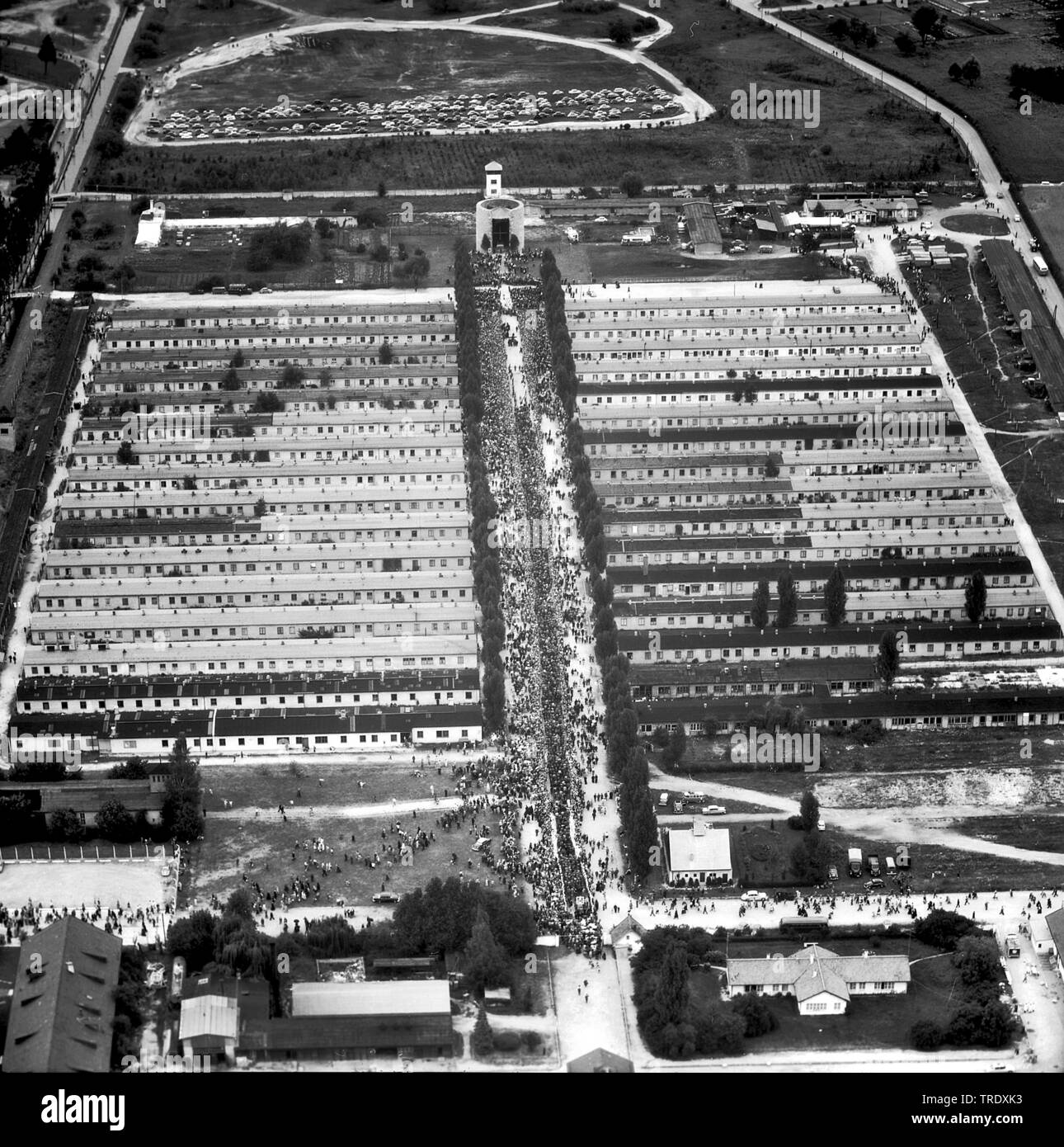 Manifestation à l'ancien camp de concentration de Dachau, photo aérienne à partir de 05.08.1960, l'Allemagne, Bavaria, Munich Banque D'Images Manifestation à l'ancien camp de concentration de Dachau, photo aérienne à partir de 05.08.1960, l'Allemagne, Bavaria, Munich Banque D'Images