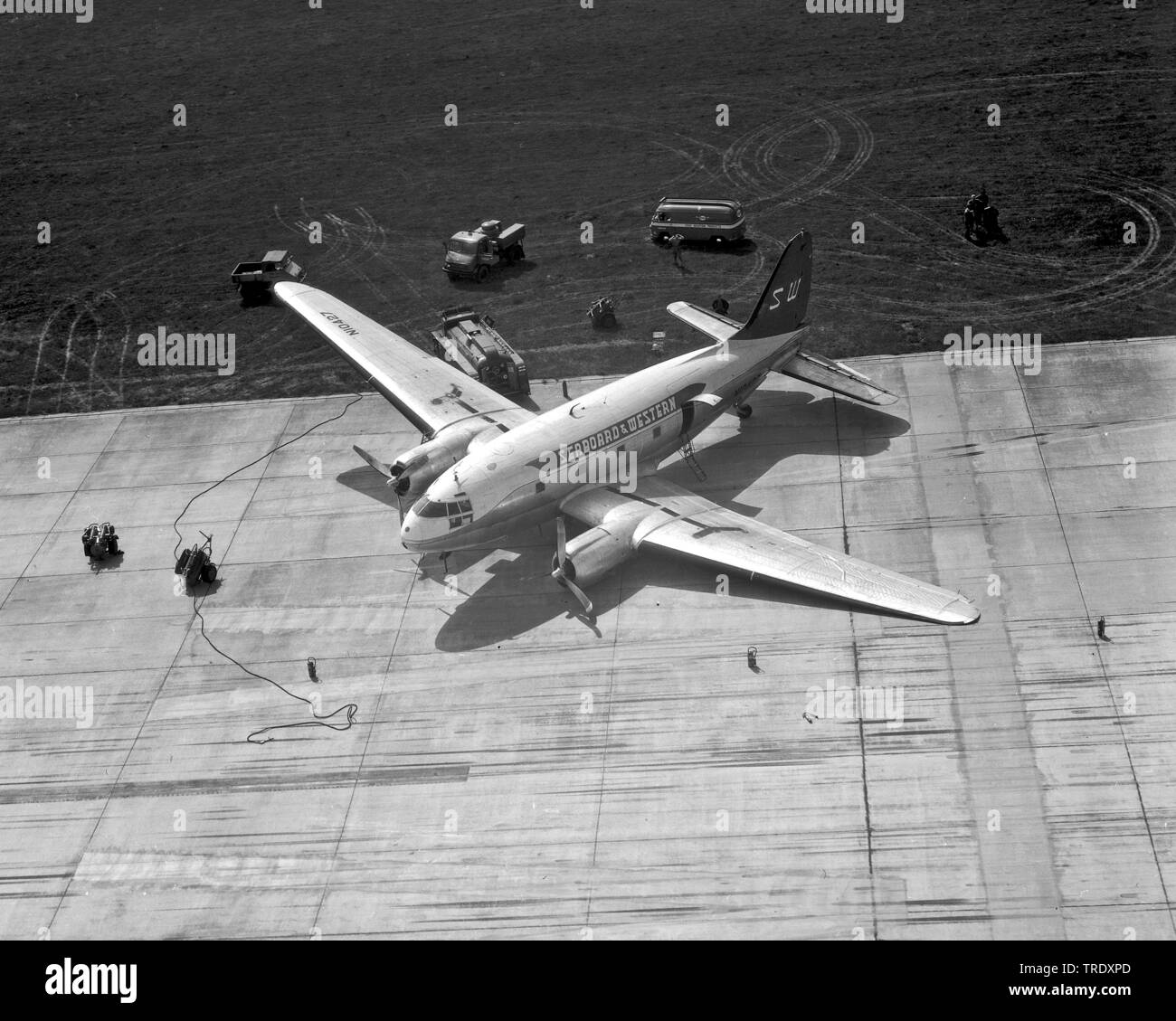Crash Landing de Curtiss C-46 sur l'aéroport de Munich-Riem, photo aérienne à partir de 08.05.1959, l'Allemagne, la Bavière Banque D'Images