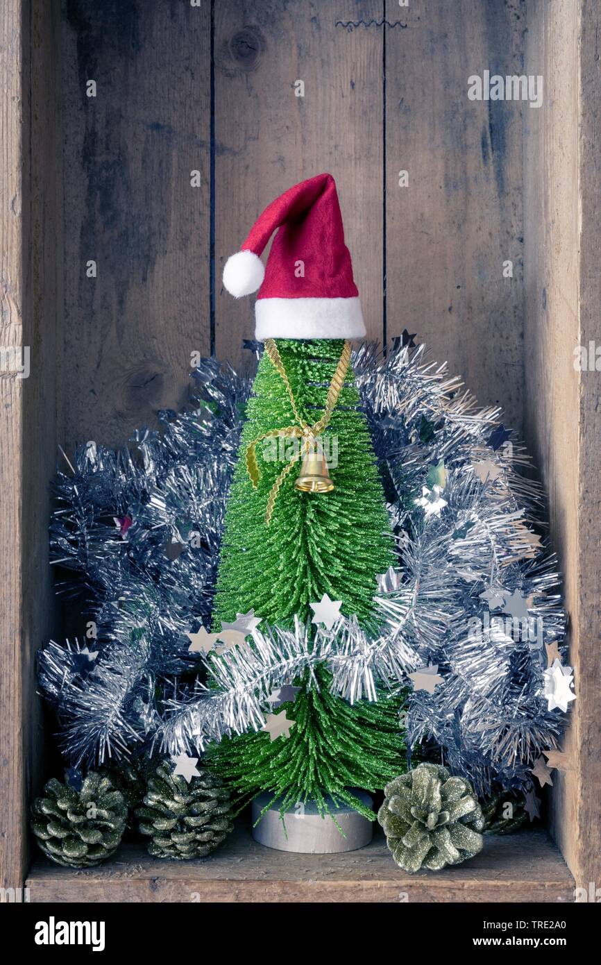 Boîte en bois avec l'arbre de Noël et le Père Noël, la décoration de Noël Banque D'Images