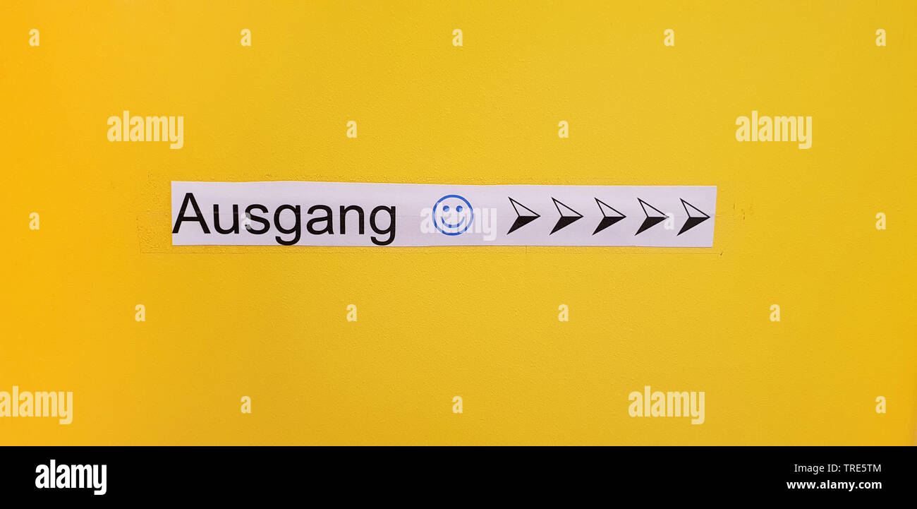 Fingerpost zu sortie avec Smiley, Allemagne Banque D'Images