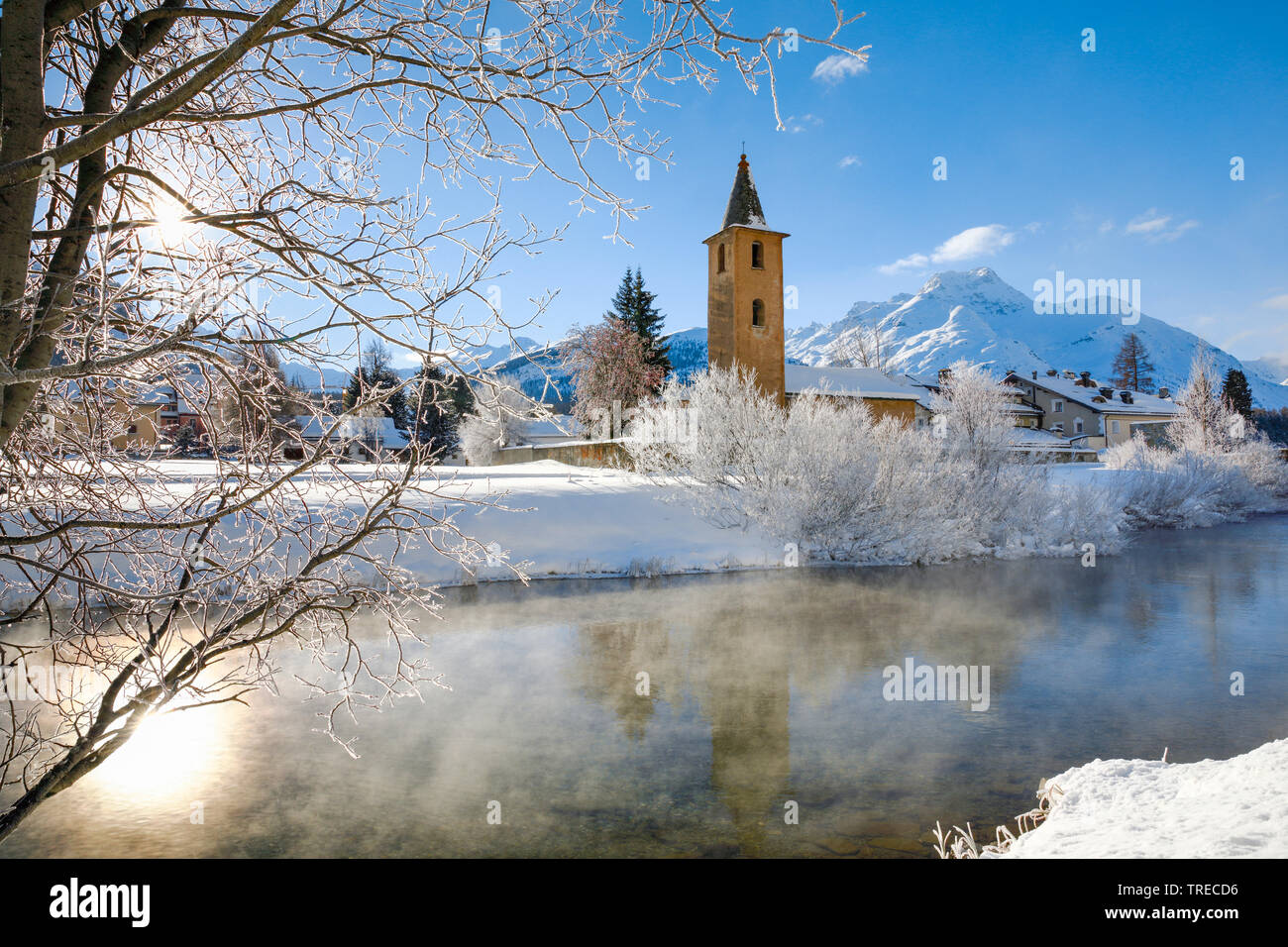 L'église Saint-Laurent à Sils, Suisse, Grisons, Oberengadin Banque D'Images