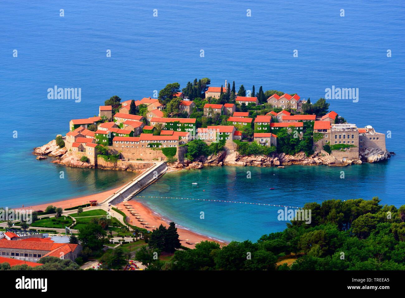 Sveti Stefan, ancien village de pêcheurs, aujourd'hui holiday resort, Monténégro, Sveti Stefan Banque D'Images