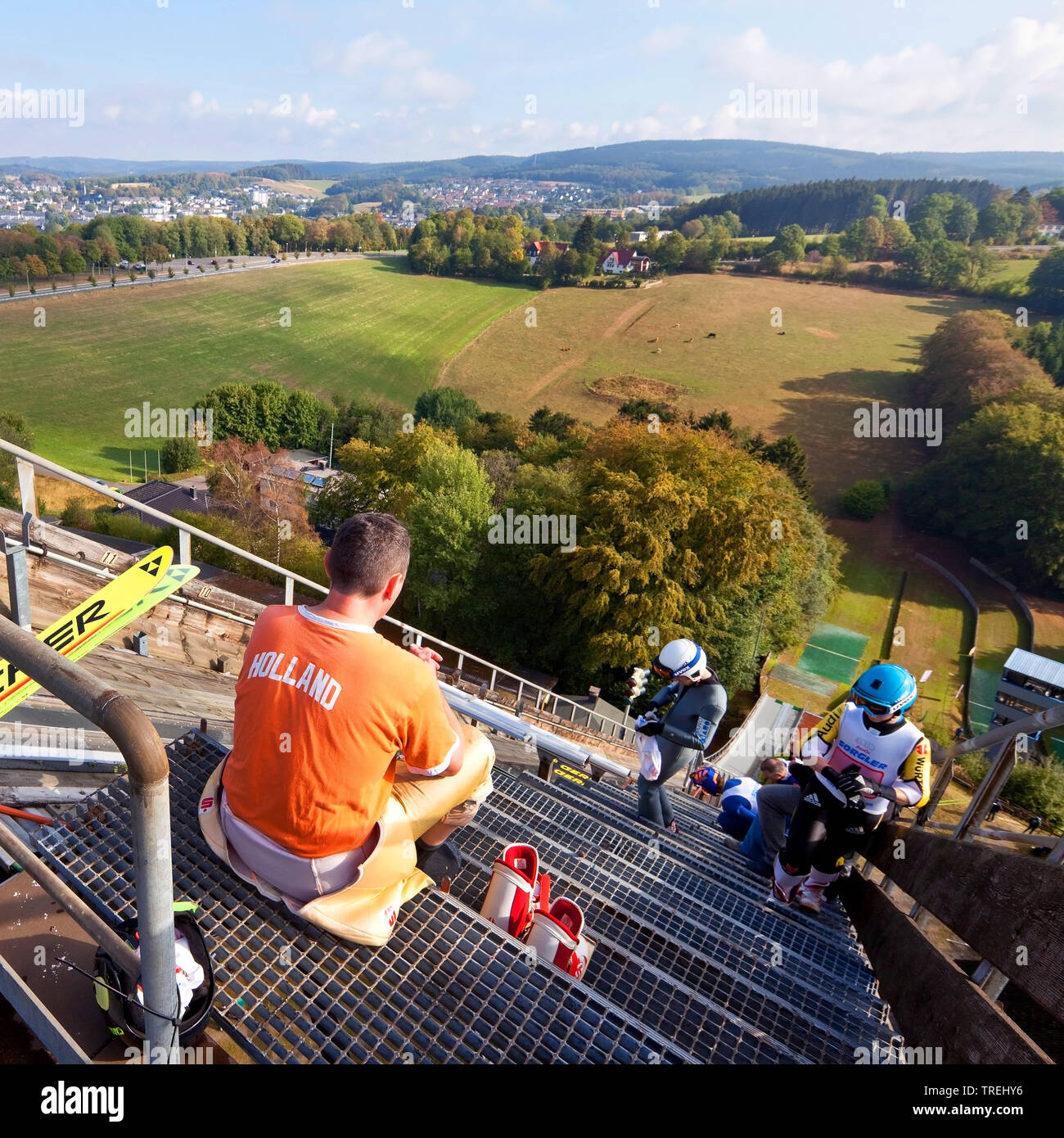 Meinhardus le saut à ski hill à partir de ci-dessus, le saut à ski en été, l'Allemagne, en Rhénanie du Nord-Westphalie, Rhénanie-Palatinat, Meinerzhagen Banque D'Images