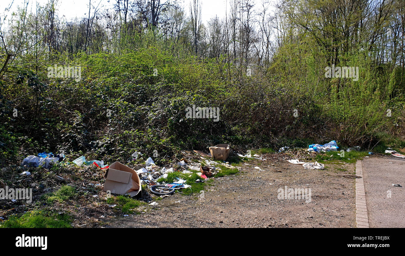 Site de décharge illégale, en Allemagne, en Rhénanie du Nord-Westphalie Banque D'Images