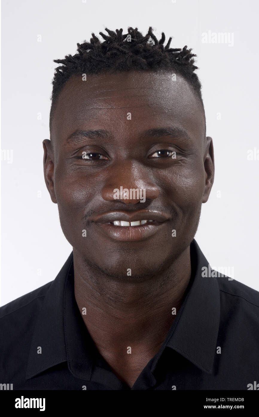 Portrait d'un homme africain face,sur fond blanc Banque D'Images