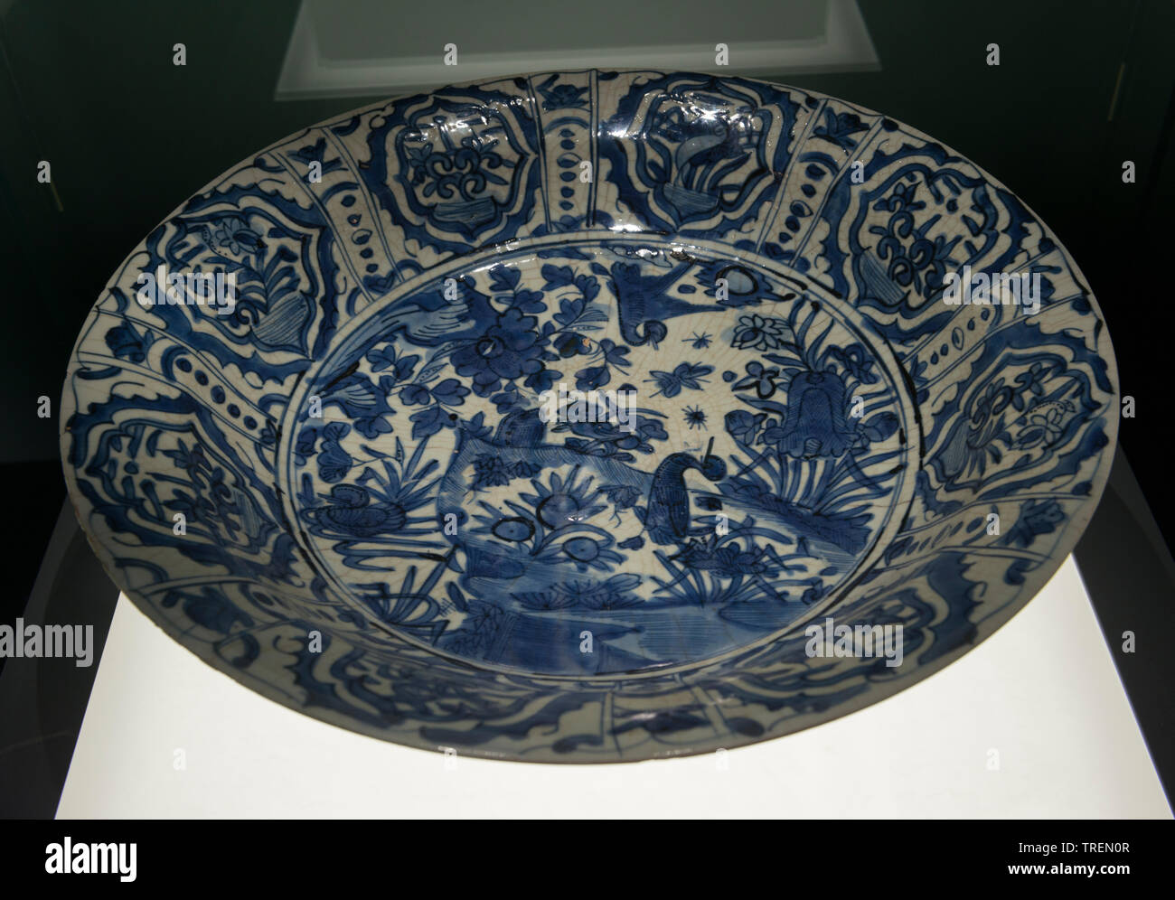 Style Chinois plat persan. 16e siècle CE. L'Azerbaïdjan. Musée National de Varsovie, Pologne Banque D'Images