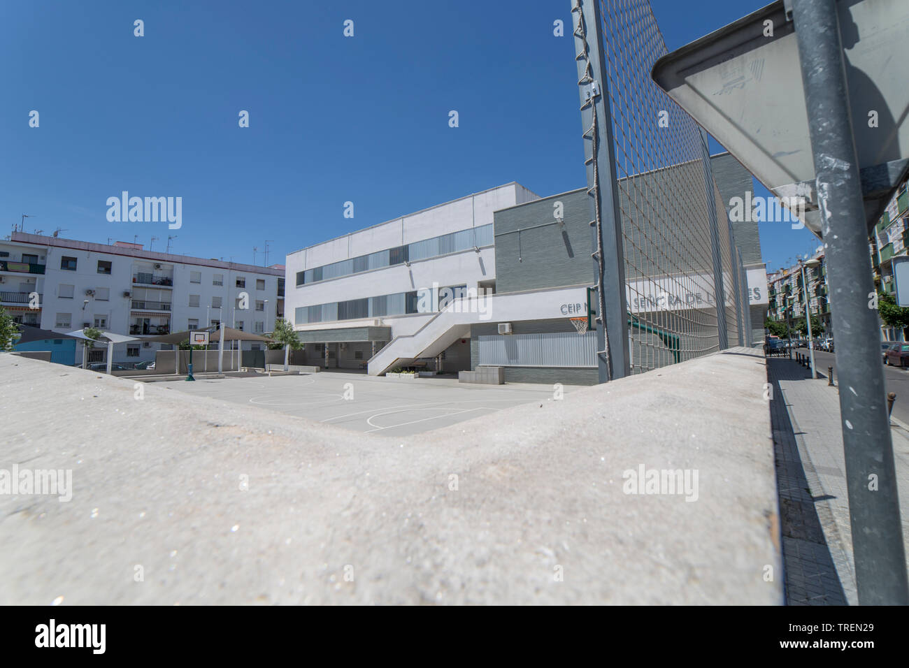 Cordoue, Espagne - 30 mai 2019 : quartier de Santa Rosa. Cordoue, Espagne. Nuestra Señora de los Dolores School Banque D'Images