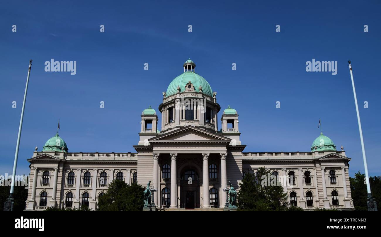 Assemblée nationale de la République de Serbie, extérieur du Parlement, Belgrade. Mai 2019. Banque D'Images